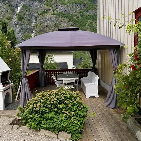 بيت للعطل Fjordnest With Sauna Årdalstangen