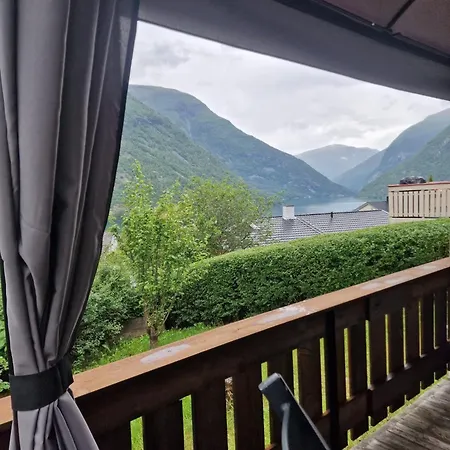 Fjordnest With Sauna بيت للعطل Årdalstangen